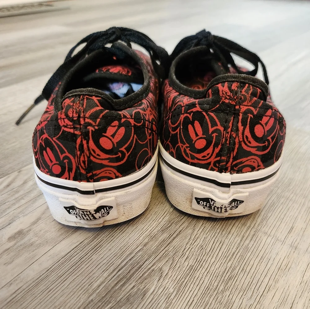 Vans x Disney Mickey Mouse Lace Up Sneaker Size Women's 5.5 Men's 4